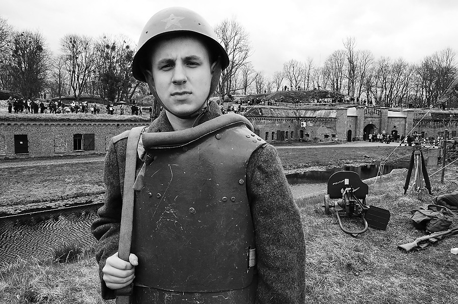 Re-Enact A Scene Of The 'Battle For Konigsberg'