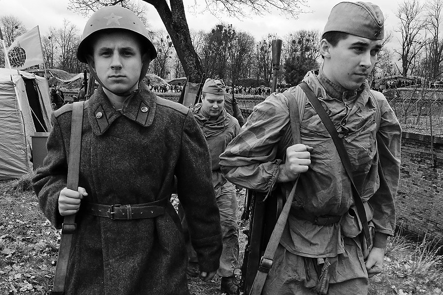 Re-Enact A Scene Of The 'Battle For Konigsberg'